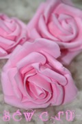 Роза декоративная, диаметр 6 см., розовая.
