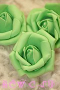 Роза декоративная, диаметр 6 см., зеленая.