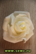 Роза декоративная, диаметр 6 см., айвори.