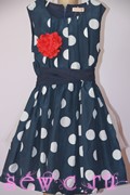 Платье в горошек для девочки с красным цветком, темно-синее, р.134-140